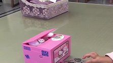 给女儿买个存钱罐，结果一玩就是半天，感觉机器猫都不想出来了！