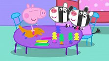 小猪佩奇：佩奇学做陶器，在转动材料上搓啊搓，全甩自己脸上了！