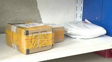 浙江宁波：窃贼专偷女性用品快递，不喜欢的就扔掉