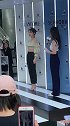 周冬雨穿的好清凉，清纯美女