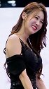 本以为是个极品美女，她笑一下气质全没了
