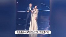 “纯元”真来了！陈建斌蒋勤勤合唱《金风玉露》，搂腰对视超甜蜜