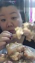 塔塔吃大猪蹄啦，炖的真软烂！一个人啃完一大盘！吃完胖三斤！