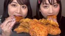双胞胎姐妹花一起吃外焦里嫩的炸鸡，看起来也太过瘾了吧