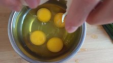 香葱煎鸡蛋，简单传统，家常菜也有好味道