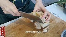 如何用千张搭配海鲜菇做美食，做法简单易上手，鲜香入味