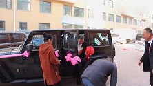 东北一小伙结婚，快40了才娶到老婆，祝福他们百年好合