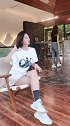 爱穿牛仔裤的妹子，是不是很美！