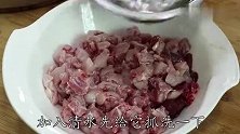兔肉四川人喜欢这样吃，味道鲜香肉质细嫩，没有异味吃起来超过瘾