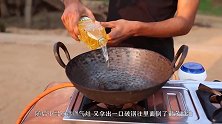 把胶水倒进300度油锅，加热30分钟会怎样？结果玩大了！