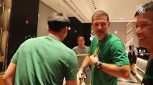 国安主帅比利奇隔离结束归队 当面调侃曹永竞结婚照西装太丑