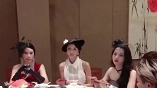 爆笑：舞姿这么相似的双胞胎，娶回家肯定是买一送一的福利啊!