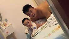 每次在厕所洗漱，这两个男人就在哪儿一动不动的盯着妈妈