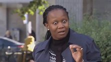 模特栩栩如生路人搬模特时被真人模特吓到，不得不夸夸你的皮肤