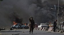突发情况！阿富汗首都机场发生巨大爆炸，大批美军被炸死！