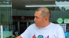 小卖店老板和金毛轮胎斗智斗勇，最终还是斗不过一只狗子
