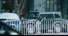 女主播扮演金克斯和一群男生打游戏