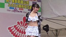 很有情调的泳衣秀，美女性感潮流，大方演绎