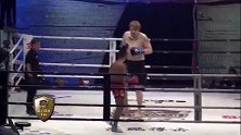 格斗-18年-一龙大战巨人崔洪万毫无胜算？后者曾被中国1米76解放军拳王全程吊打-专题