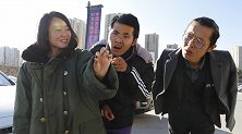 骗子卖长生不老药10万一粒，小伙儿还价100元，还是给高了
