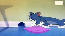 猫和老鼠：汤姆真是可怜，都困成这样了，还得继续工作