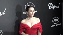 章子怡儿子第一次叫“妈” 母子俩抱抱亲亲很是温馨