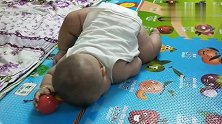 宝宝“你能不能帮我一下下”！这种动作是生气了