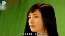 成龙一把抱住杨幂，有谁注意他的手放在哪？网友：不止一次了