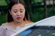 拜金女瞧不起屌丝男，没想到再次碰面，拜金女后悔不已