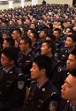 来公安机关慰问演出了，向公安干警们致敬！