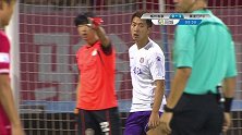 梅州客家反击直塞送身后球 毛开宇及时倒地滑铲解围