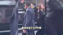 62岁杨紫琼出席电影首映礼，一头金发惊艳众人，身材吸睛瘦到夸张