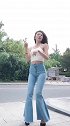 美女身材很棒，凹凸有致很诱人
