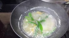 天气炎热，教你凉拌鸡丝的做法，清淡爽口，麻辣鲜香，味道绝了