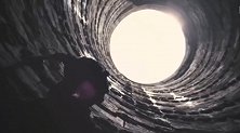 如果你掉进了地球上最深的洞里会怎么样？