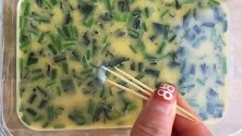 菠菜鸡蛋糕，宝宝超级喜欢吃