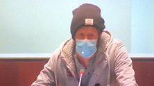 美国男子因不满孩子居家上课 怒喷学校董事会：一群胆小鬼！