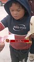 小马云被榨干利益后，现在已经被送回到老家，见人就要q，还不认识RMB，就连22都不会算，唉，真的太可怜了