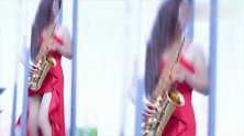 美女一首萨克斯版《爱你在心口难开》声调优美动听，回味无穷！