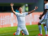 3-0！阿奇姆彭强突制造定位球 买提江圆月斩直奔死角破门