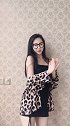 简洁大方的包臀裙搭配美观,展现出美女的气质与时尚