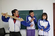 老师眼里的好学生，因为一句话竟成了全班同学的公敌，过程真逗！