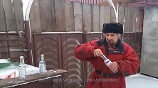 “嗜酒如命”的俄罗斯人，为何不喜欢喝中国白酒？原因很现实