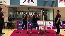 倒地不起！张兆旭在CBA体测负重100KG深蹲时杠铃滑落 120已赶到现场