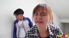 学渣被车撞伤了腿，经过老师和学霸的“帮忙”后，学渣“残了”