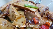 湘味增明：在快餐店点了份香干回锅肉，花了14块钱，很好吃
