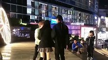 就不能三个人一起好好过日子吗？非得打起来。