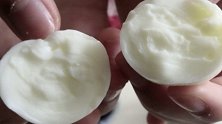 江苏南通：奇怪！煮熟鸡蛋只有蛋白没有蛋黄，能吃吗？
