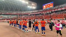 战平海港！赛后谢场泰山球员难掩遗憾