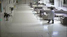 浙江杭州：偷拿白大褂冒充实习医生，他把医院当免费食堂